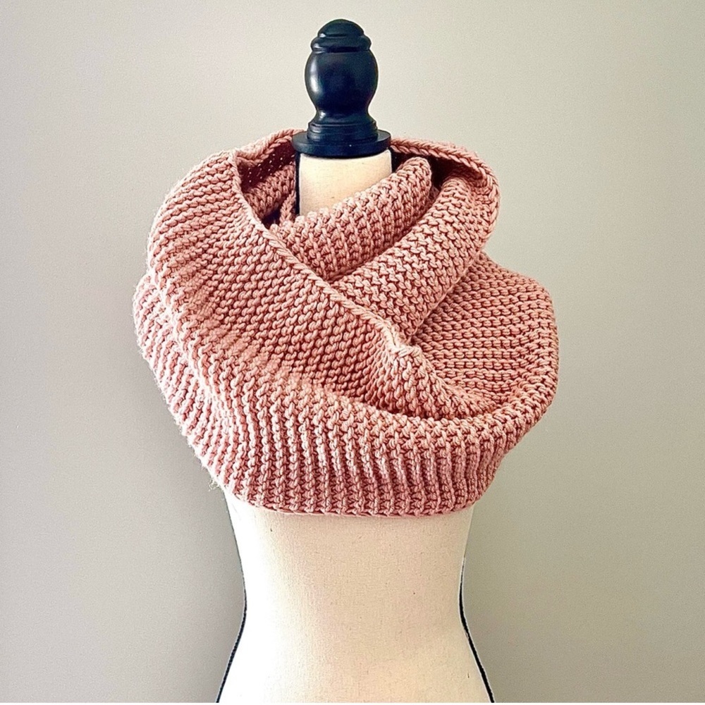 New oversized knit blanket Infinity scarf, pale pink